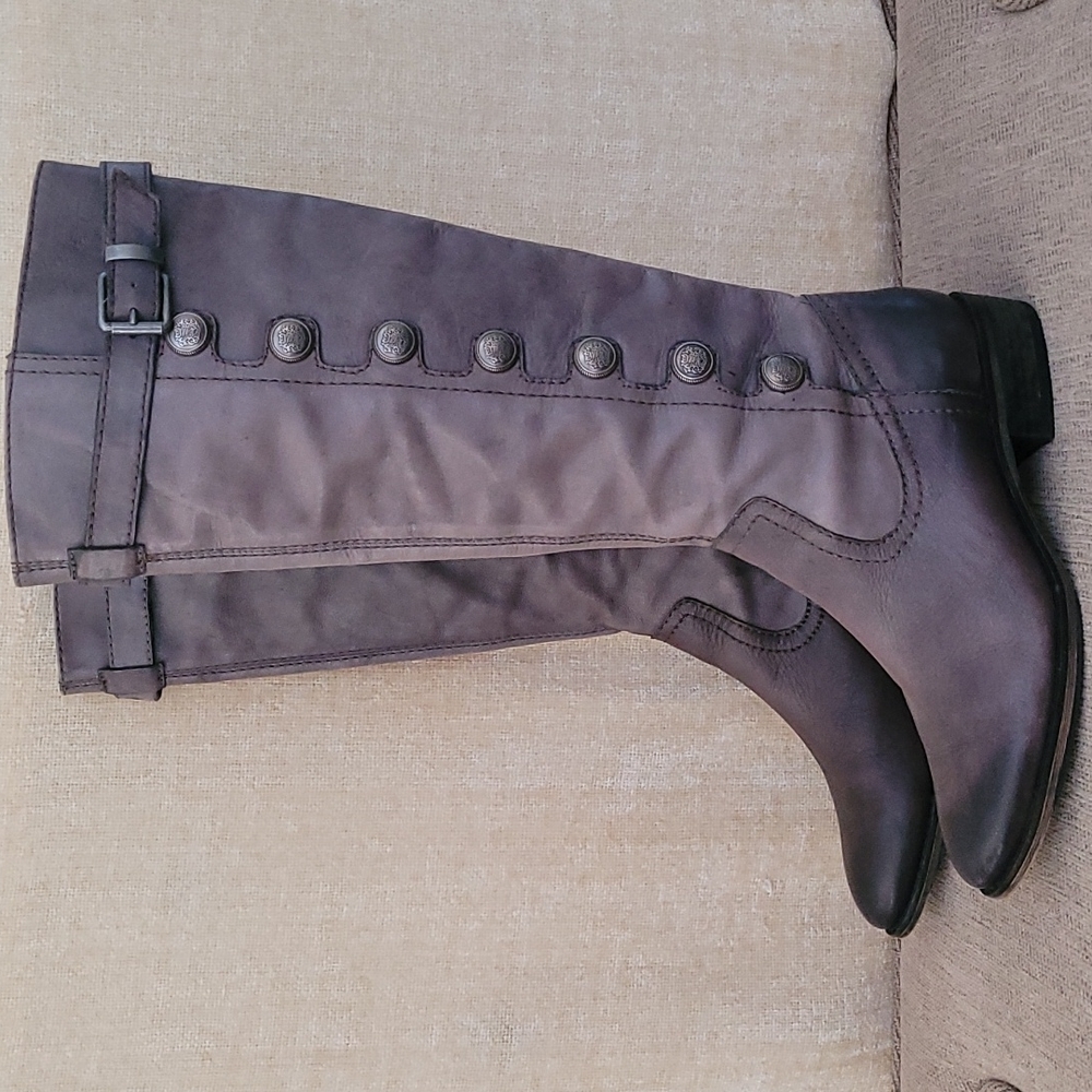 ARTURO CHIANG GRAY DISTRESSED LEATHER RIDING BOOTS
